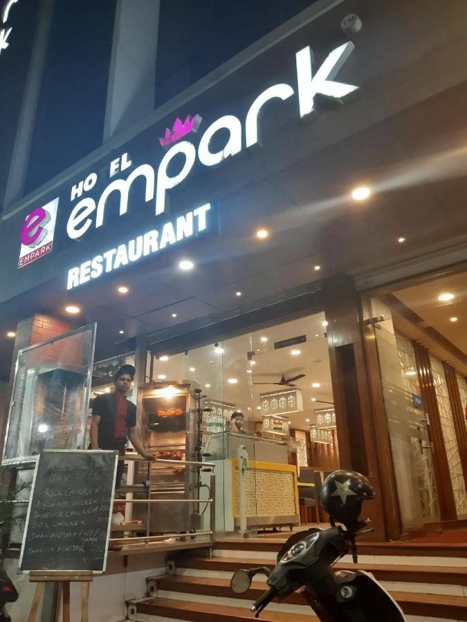 Empark Hotel Bangalore Exterior photo